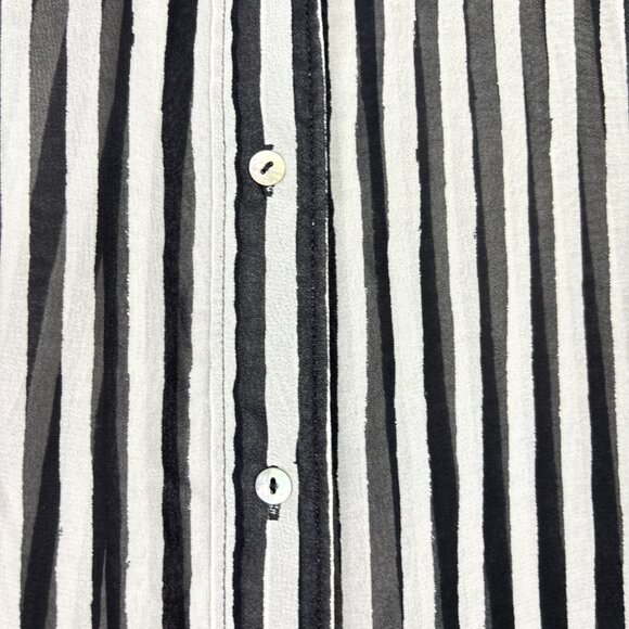 H&M‎ Sleeveless Button-Down Blouse Women’s Size 10 Black White Vertical Stripe - Picture 7 of 13